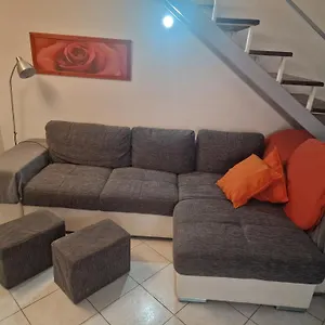 La Casa Di Zucca Sopra Piazza Plebiscito! Holiday home Naples